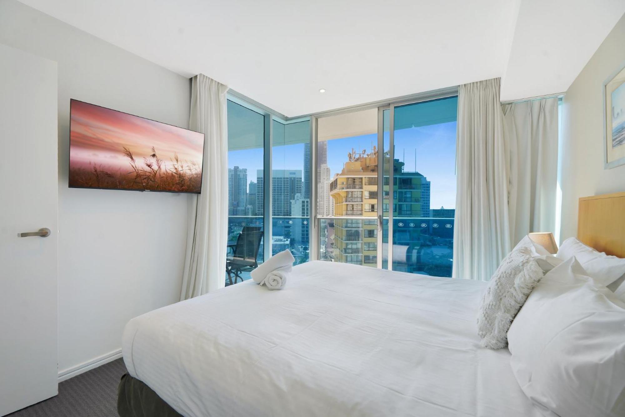 Apartment 2-bed Apt In Surfers Paradise With Pools And Gym