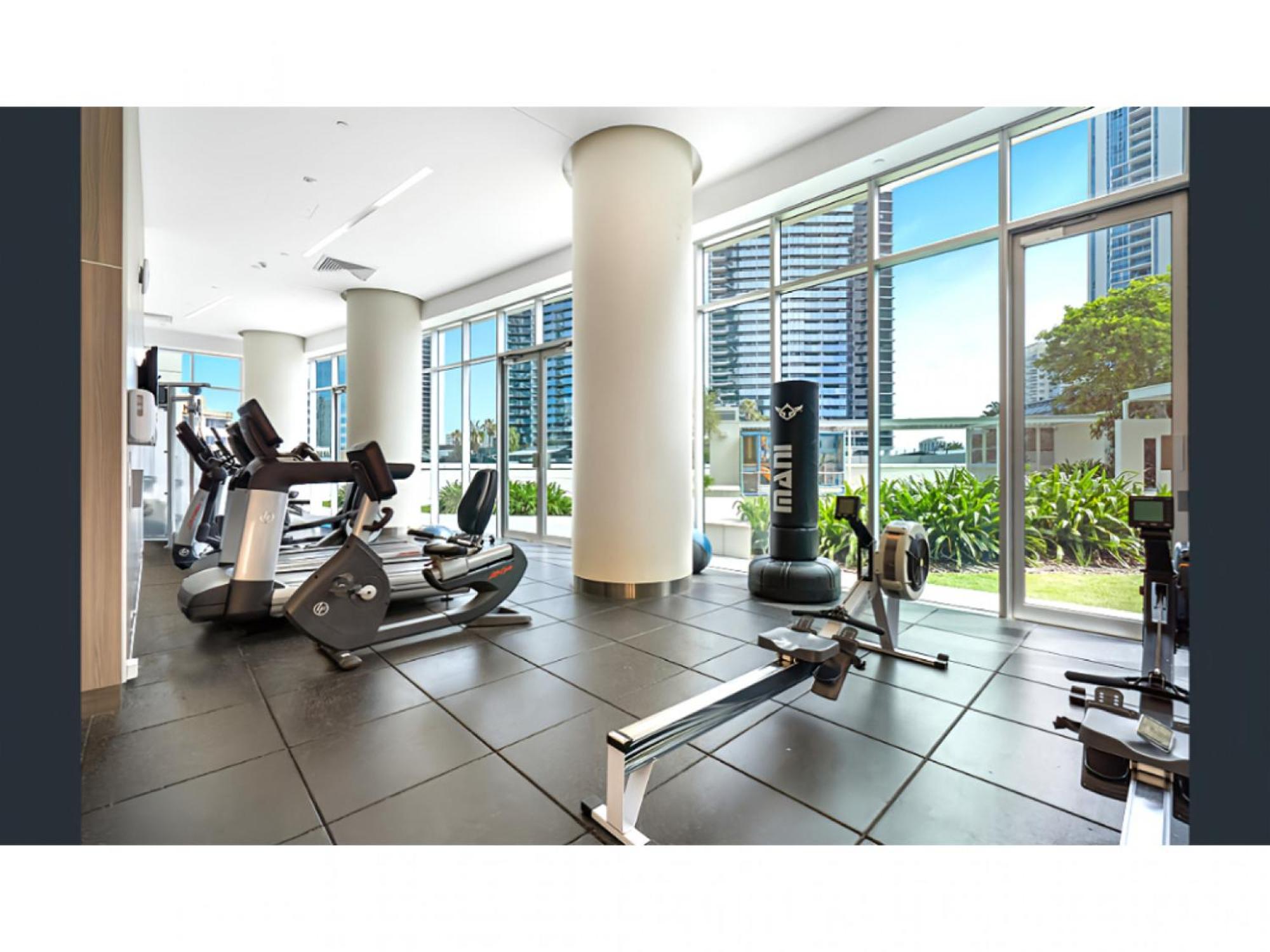2-bed Apt In Surfers Paradise With Pools And Gym * Gold Coast
